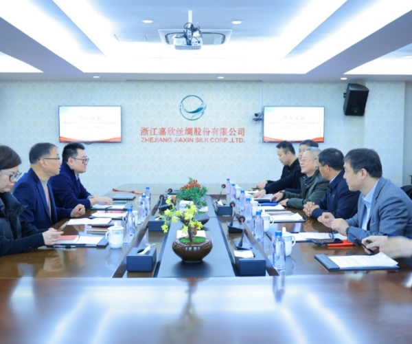 中国纺织品收支口商会曹甲昌会长一行来访调研 深入调研外贸走势，，携手探寻前行新径